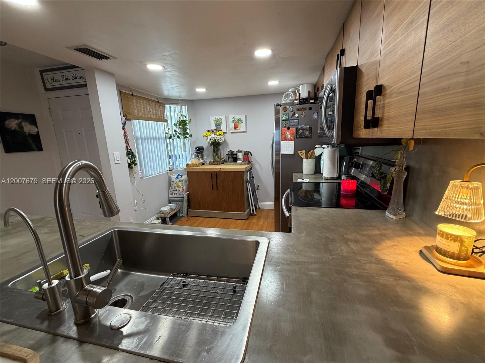 FAIRWAY GREENS CONDO HOME - Residential