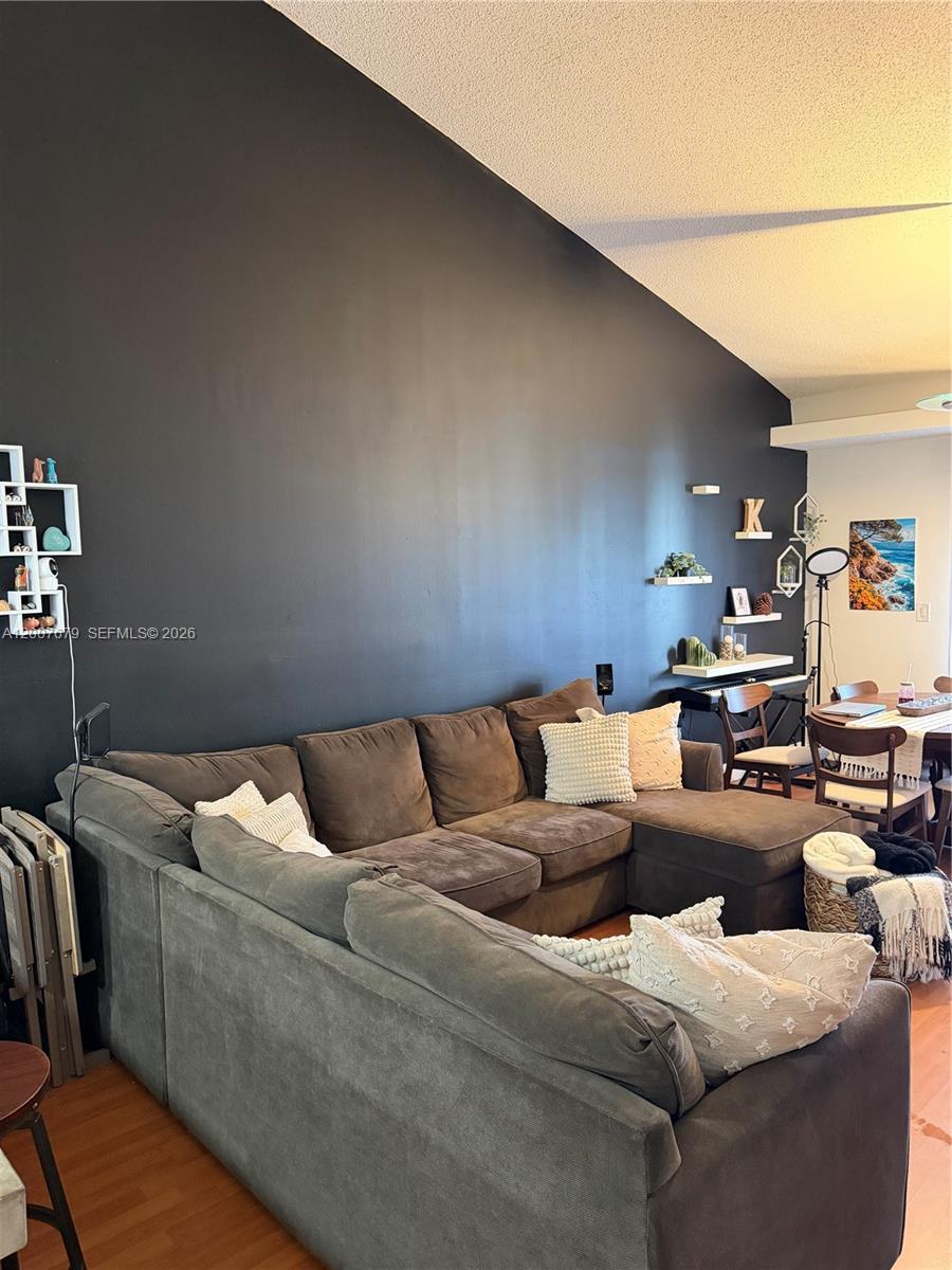 FAIRWAY GREENS CONDO HOME - Residential