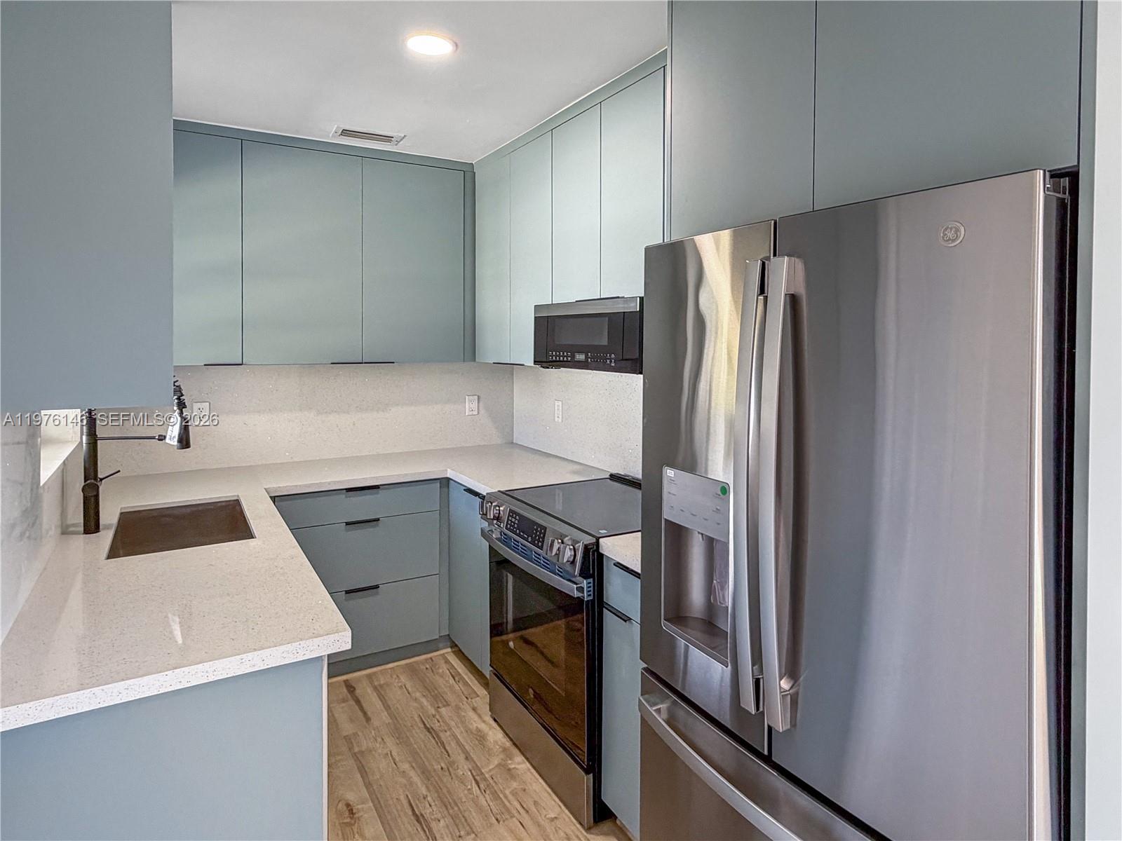 TROPICAL ESTATES 1ST ADDN - Residential Lease