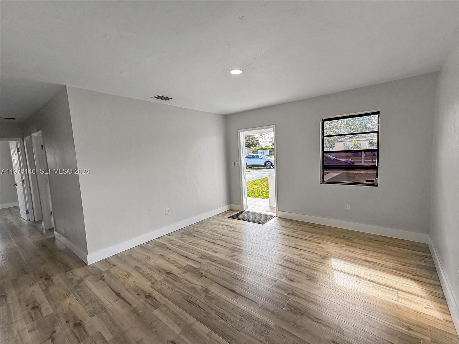 TROPICAL ESTATES 1ST ADDN - Residential Lease