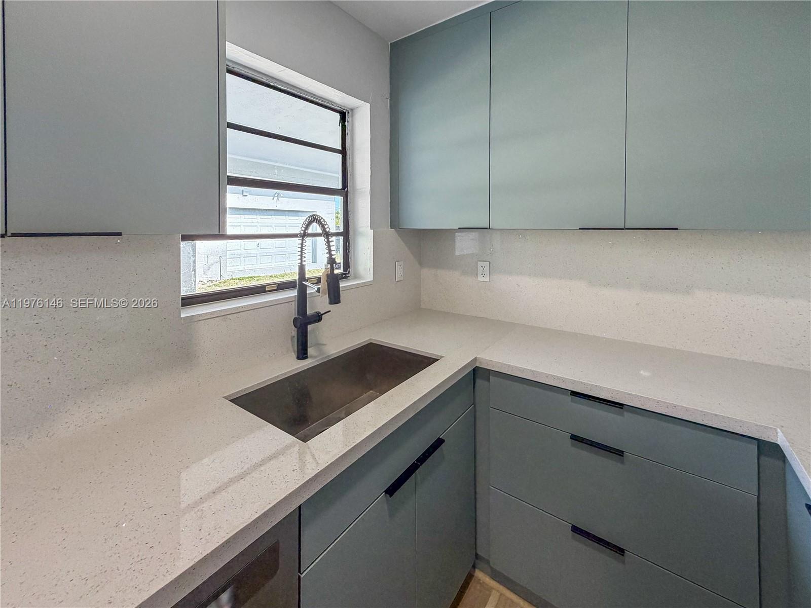 TROPICAL ESTATES 1ST ADDN - Residential Lease