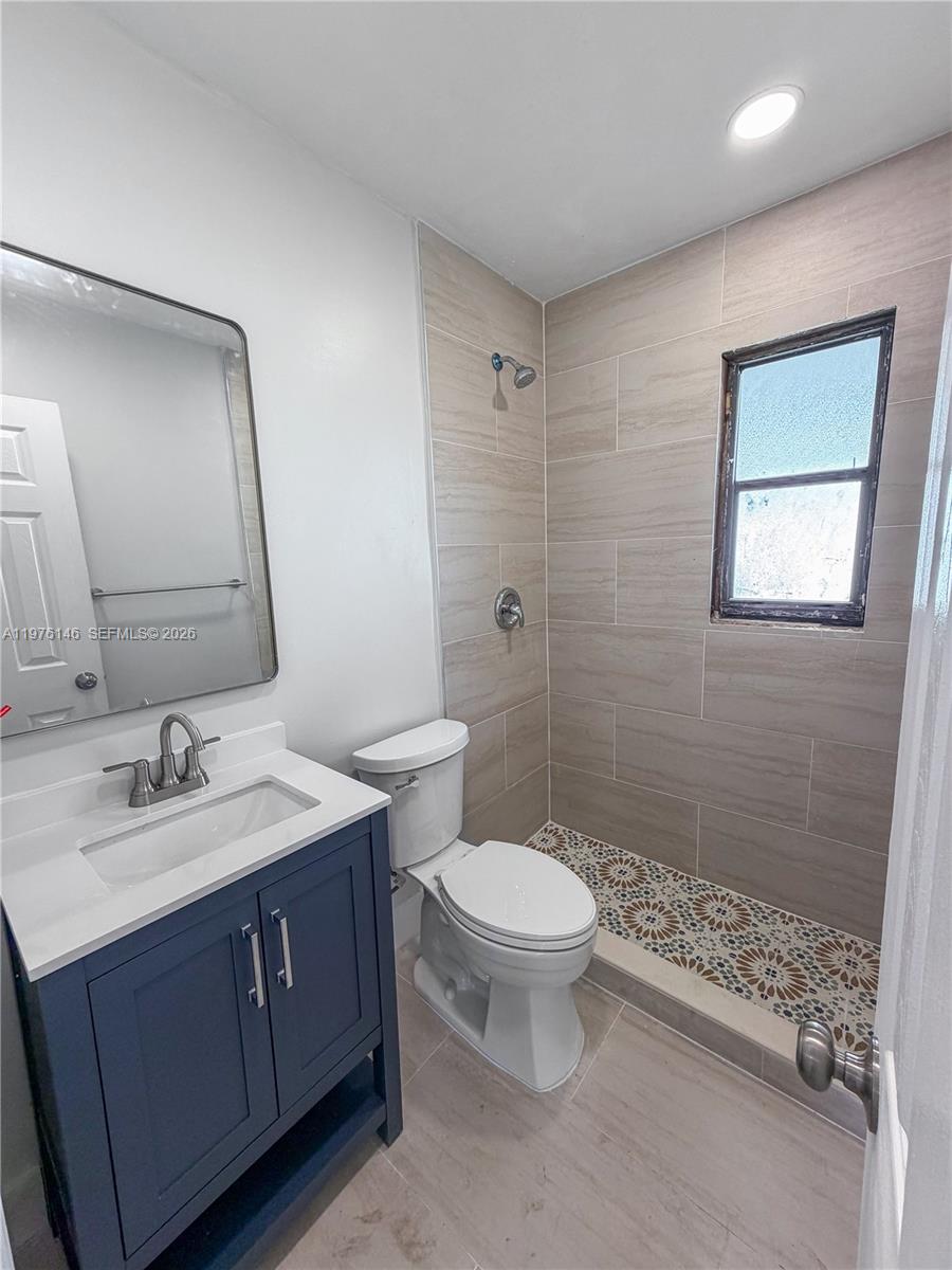 TROPICAL ESTATES 1ST ADDN - Residential Lease