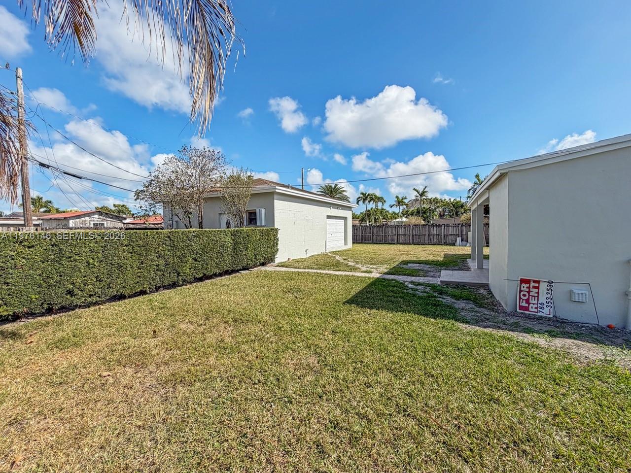 TROPICAL ESTATES 1ST ADDN - Residential Lease