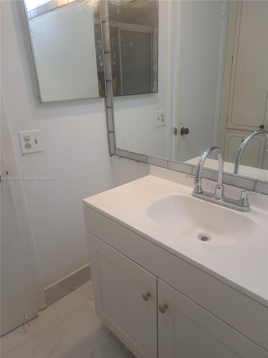 SUNRISE LAKES 38 CONDO - Residential Lease