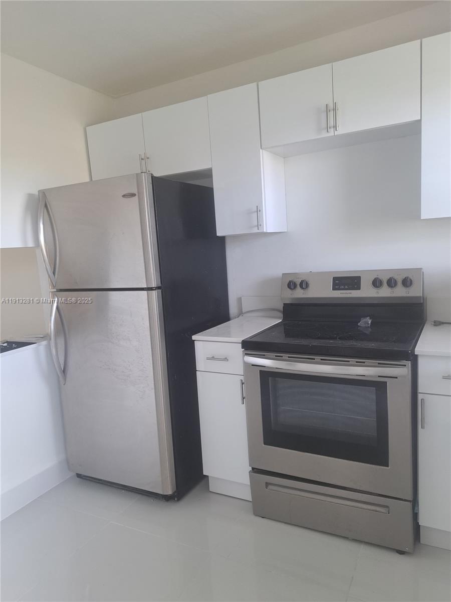 SUNRISE LAKES 38 CONDO - Residential Lease