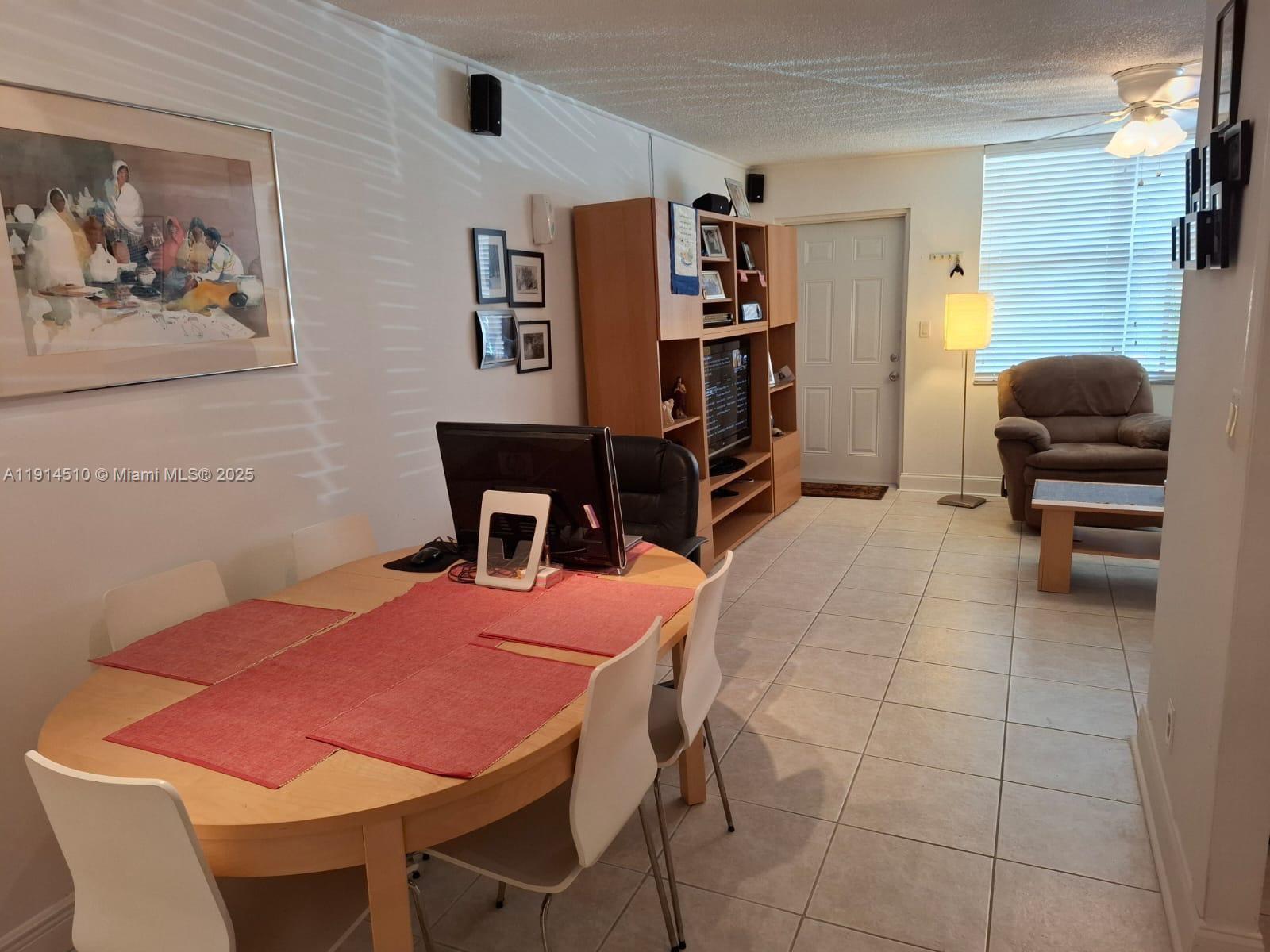 SUNRISE LAKES III - Residential