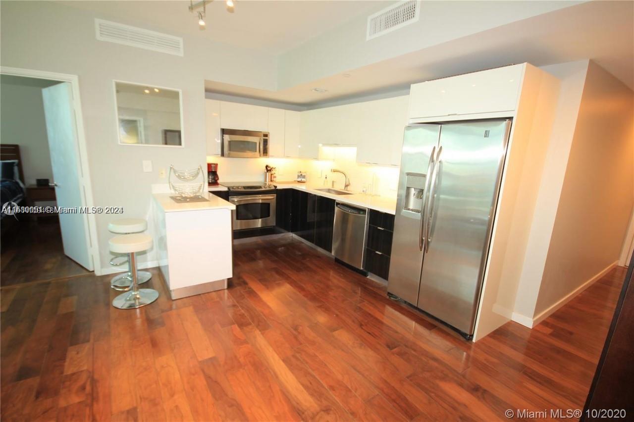 THE PLAZA 851 BRICKELL CO - Residential Lease