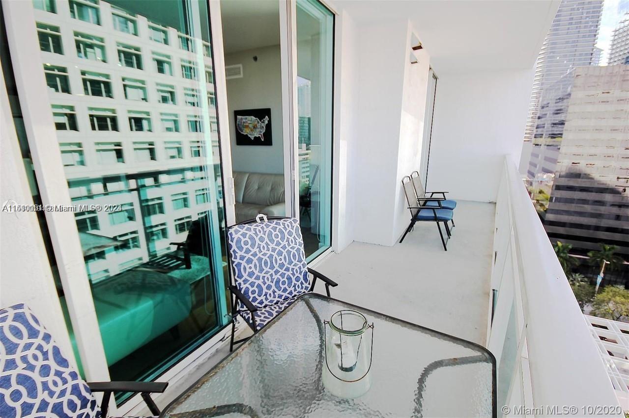 THE PLAZA 851 BRICKELL CO - Residential Lease