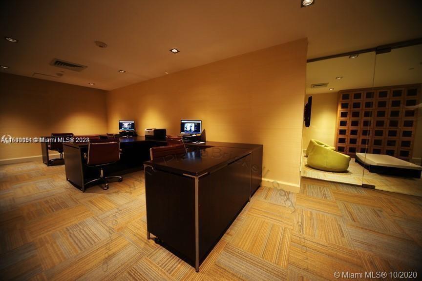THE PLAZA 851 BRICKELL CO - Residential Lease