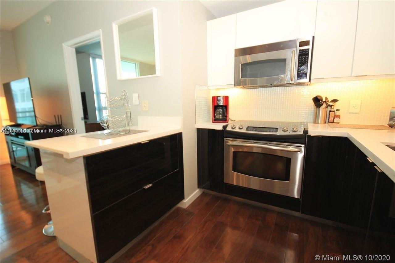 THE PLAZA 851 BRICKELL CO - Residential Lease