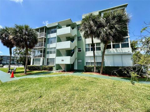 Photo of 2731 Taft St #106, Hollywood, FL 33020 (MLS # A11880890)