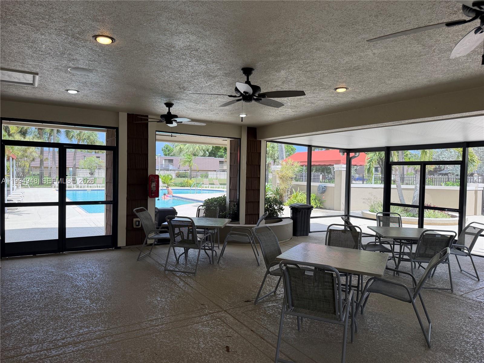 HERITAGE VILLAGE OF P B L - Residential