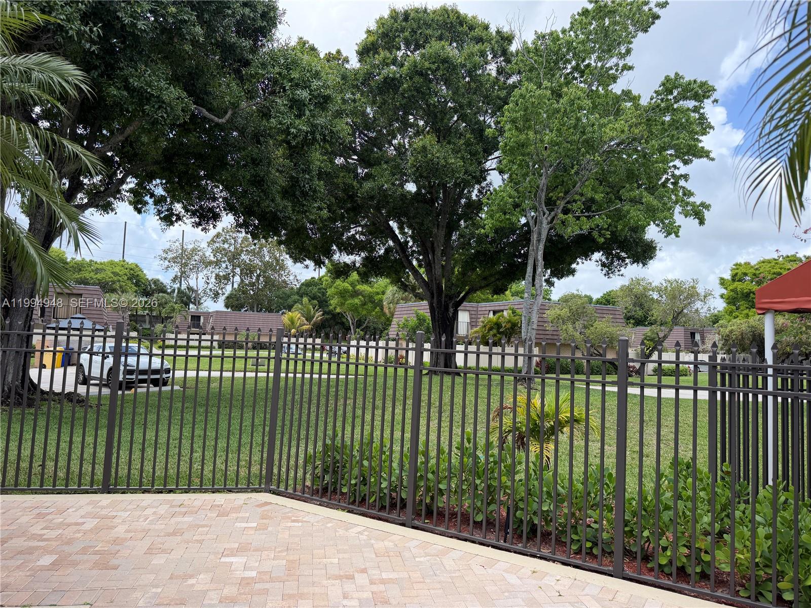 HERITAGE VILLAGE OF P B L - Residential