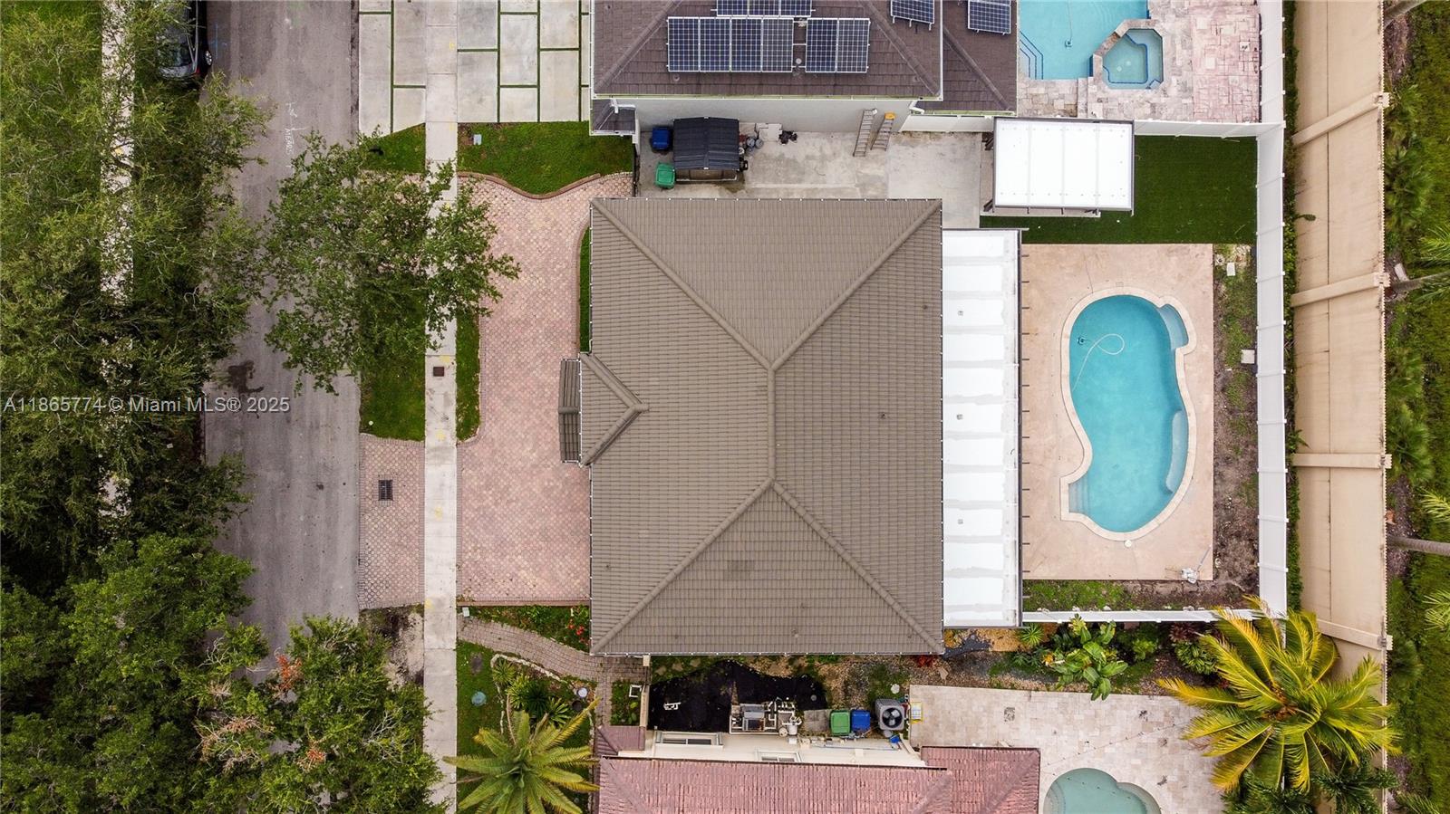 LAKES ON THE GREEN GLYNN - Residential