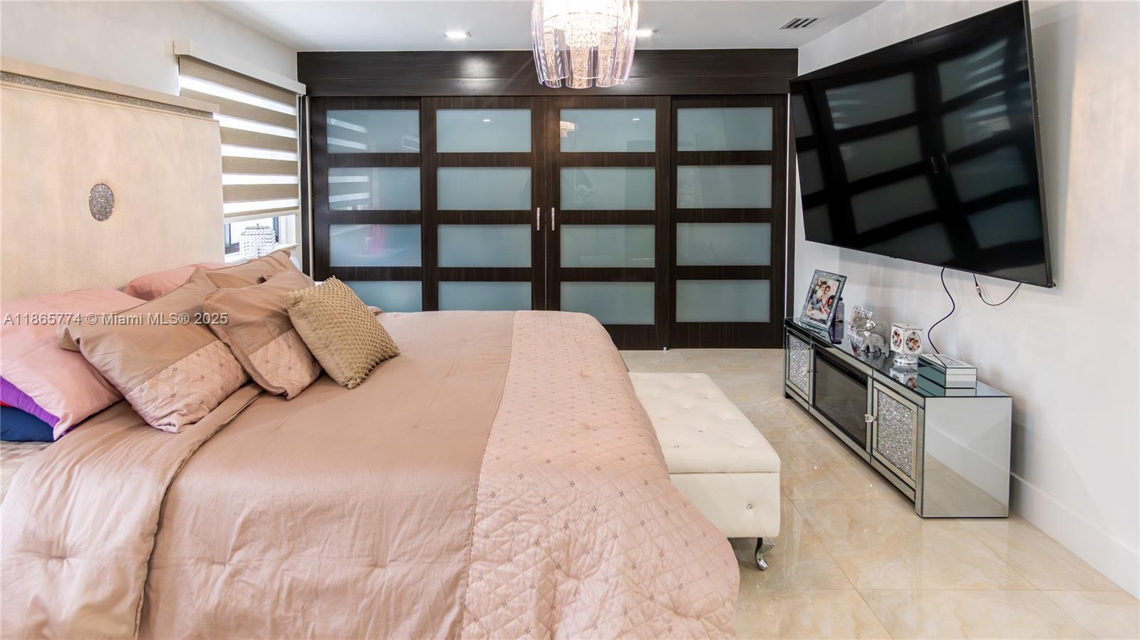 LAKES ON THE GREEN GLYNN - Residential