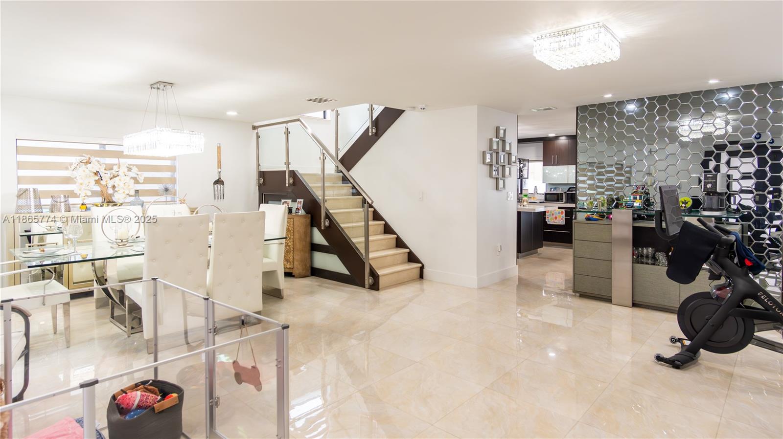 LAKES ON THE GREEN GLYNN - Residential