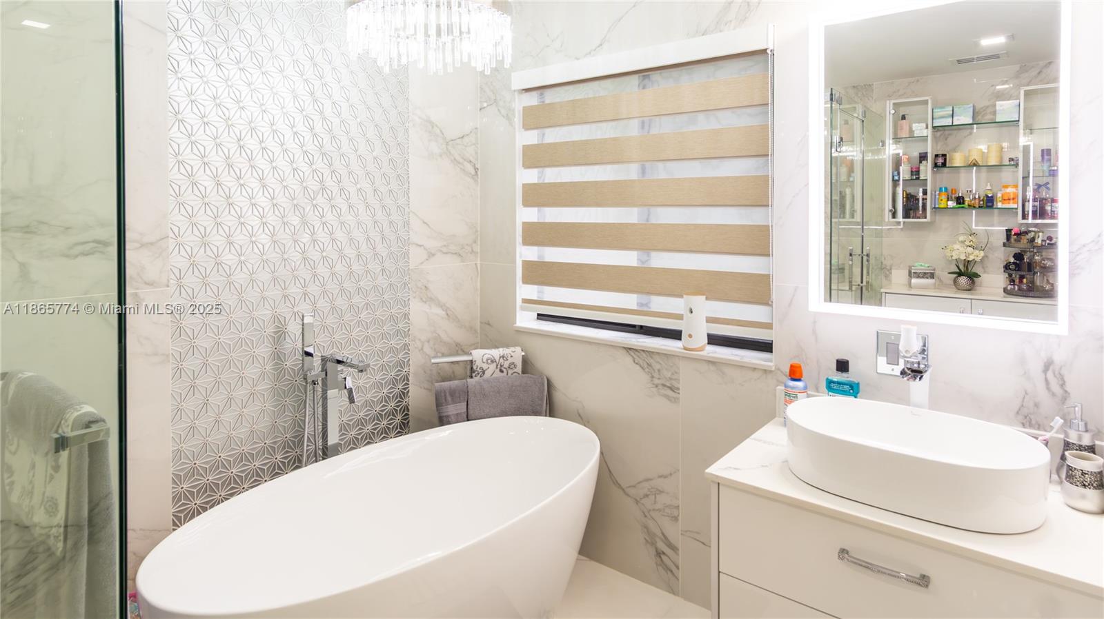 LAKES ON THE GREEN GLYNN - Residential