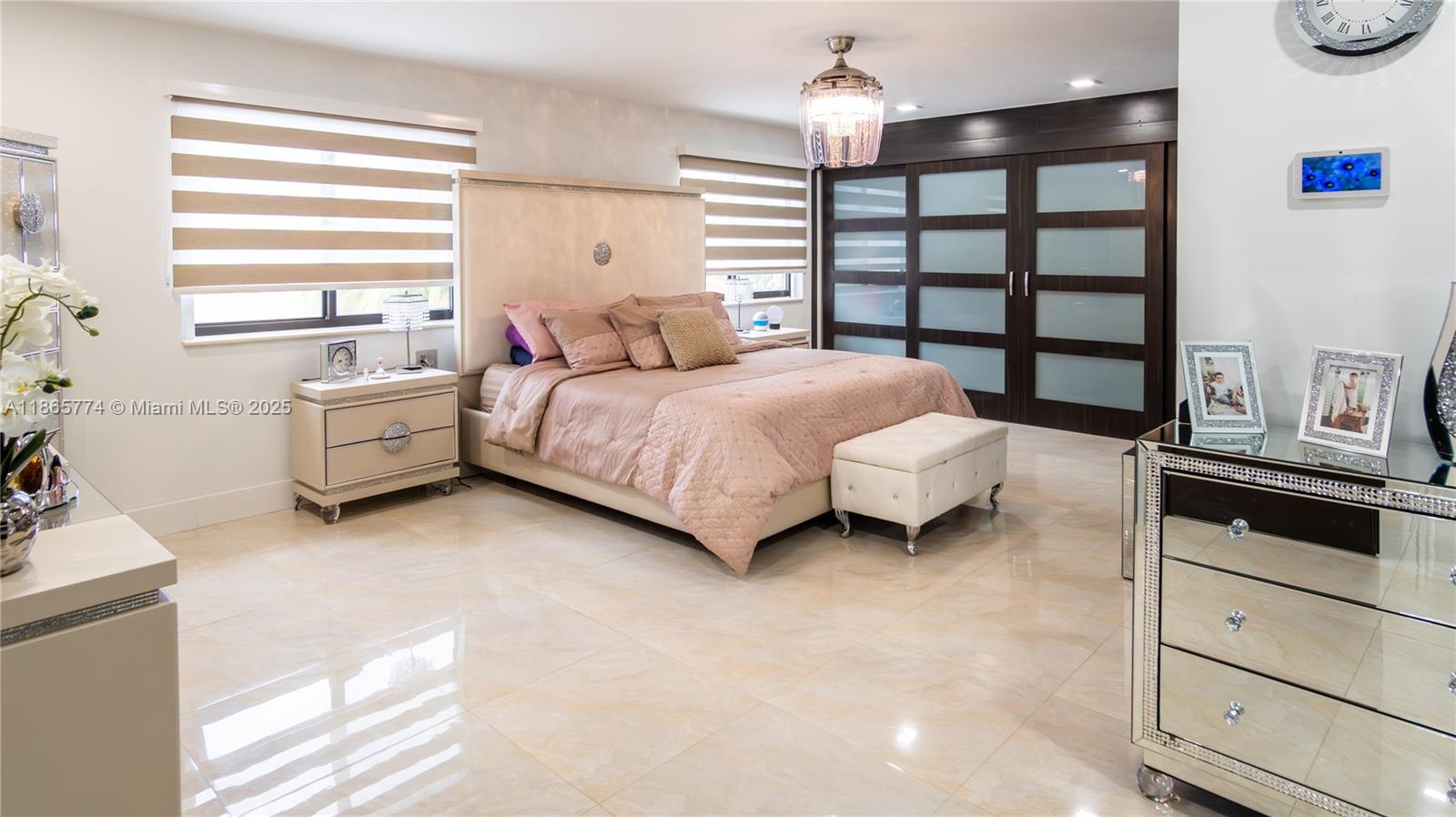 LAKES ON THE GREEN GLYNN - Residential