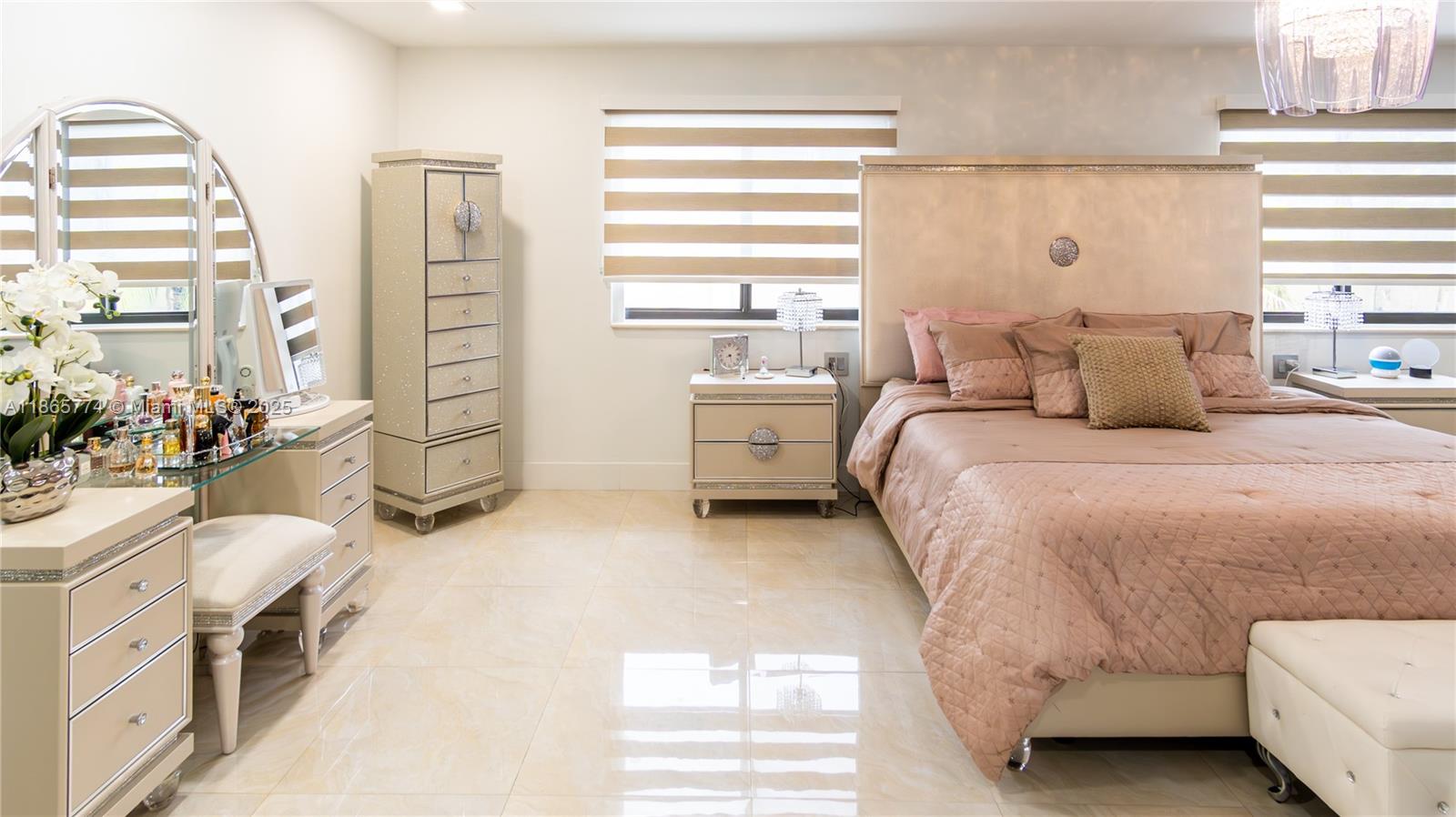 LAKES ON THE GREEN GLYNN - Residential