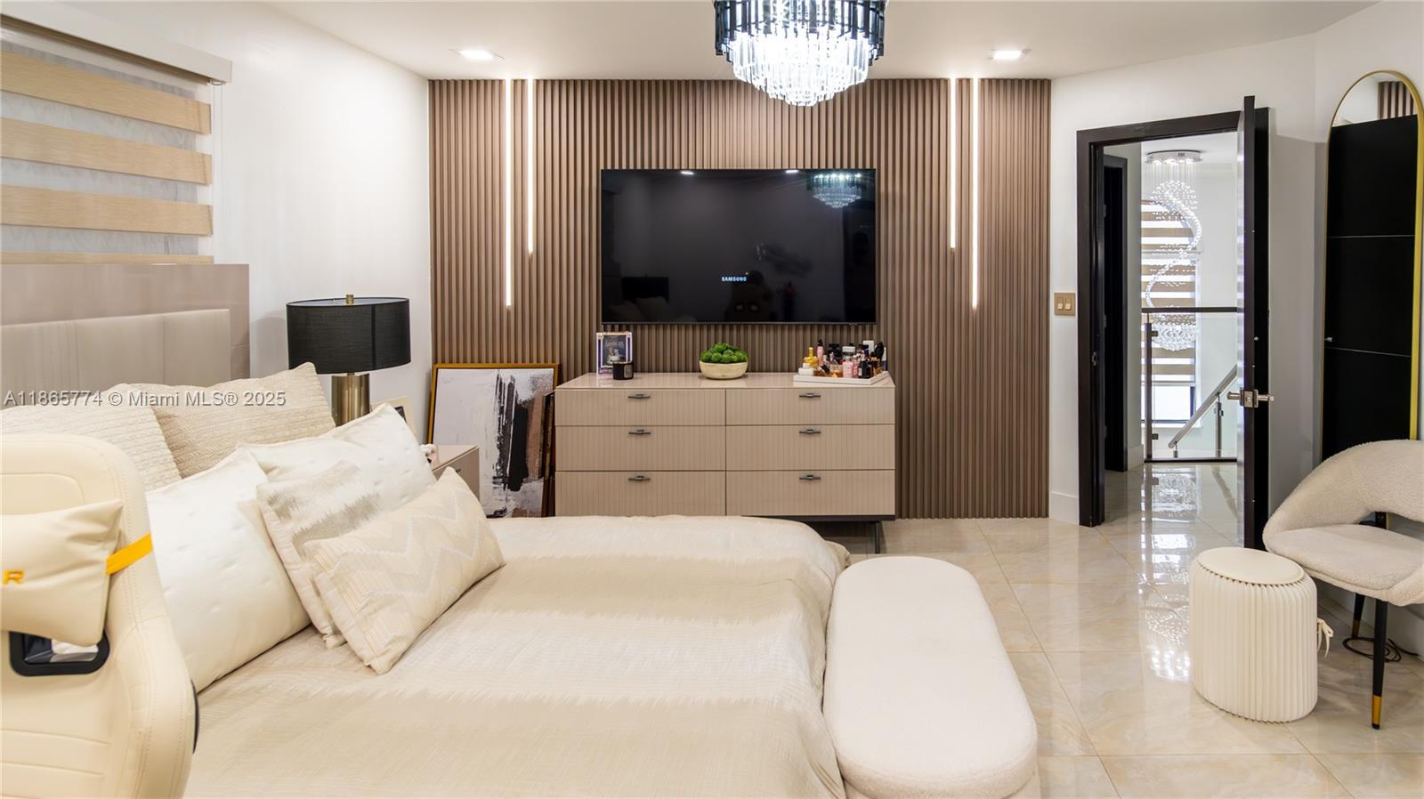 LAKES ON THE GREEN GLYNN - Residential