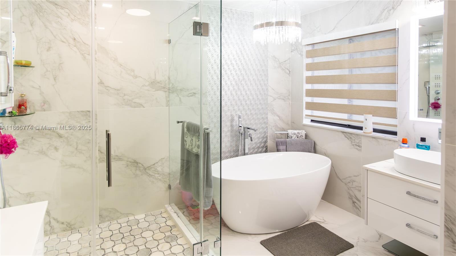 LAKES ON THE GREEN GLYNN - Residential