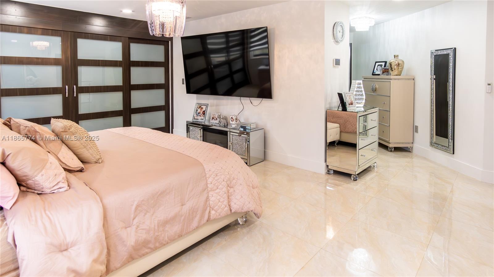 LAKES ON THE GREEN GLYNN - Residential