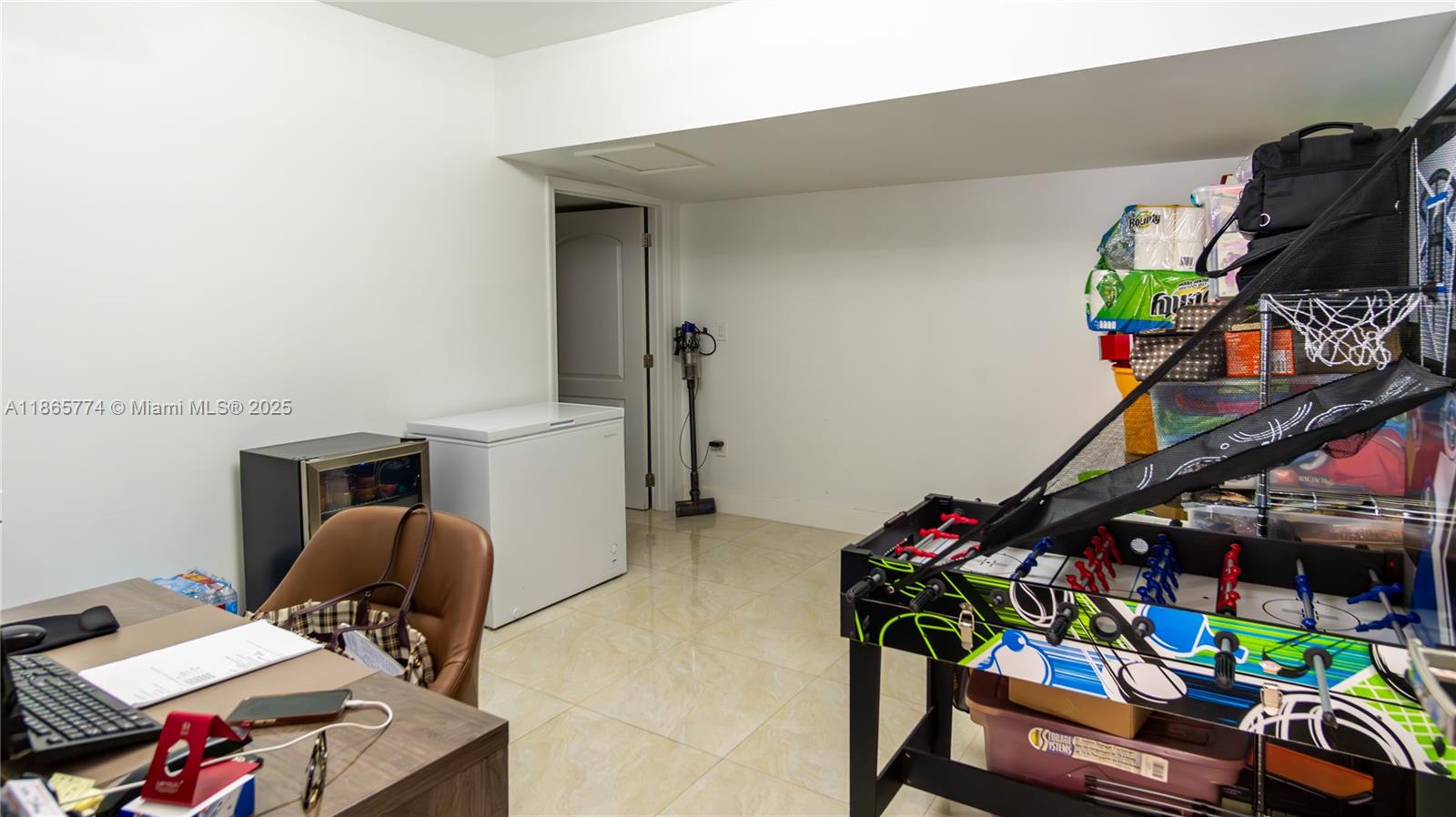 LAKES ON THE GREEN GLYNN - Residential