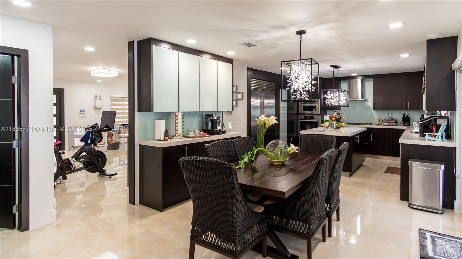 LAKES ON THE GREEN GLYNN - Residential