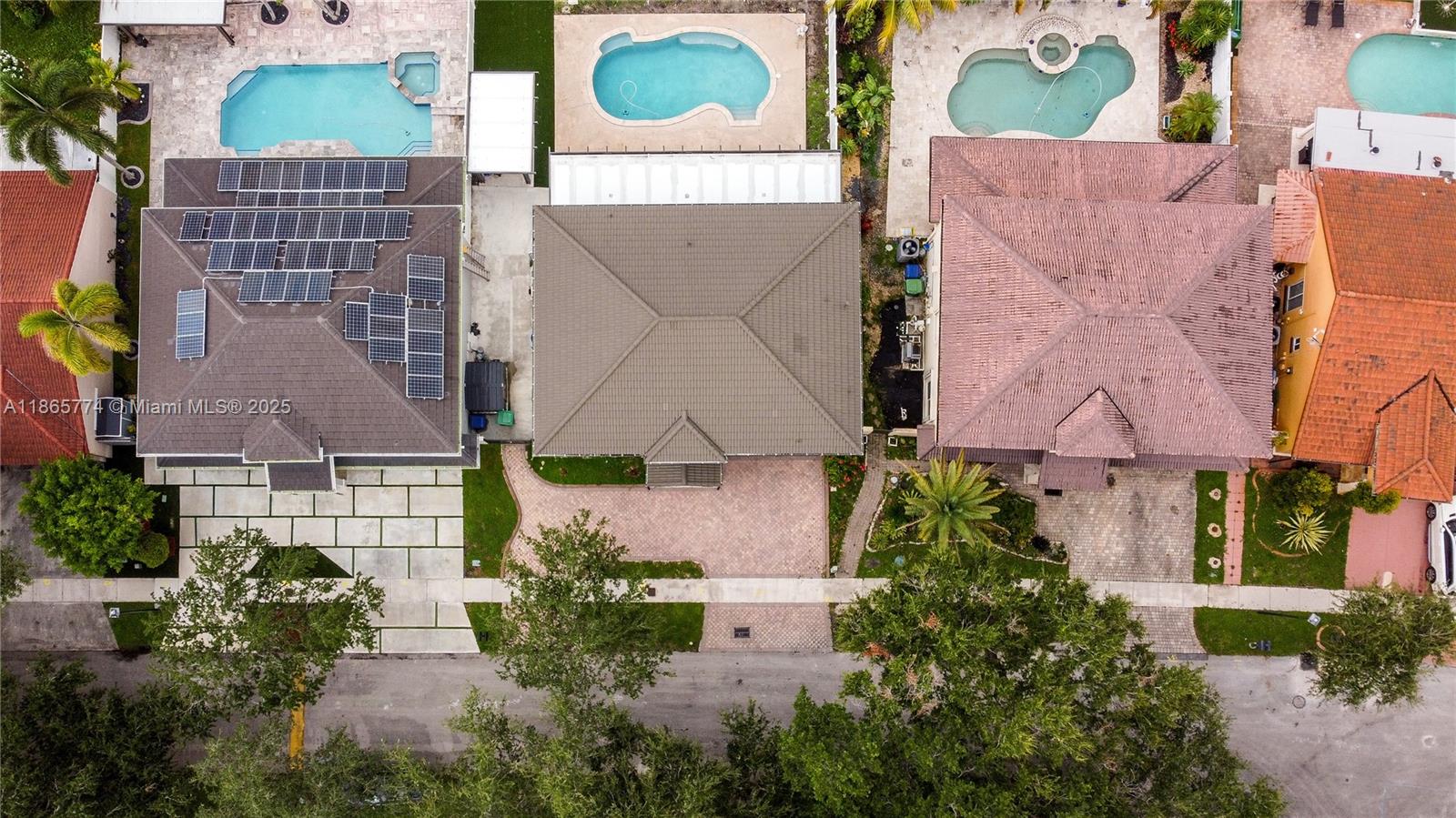 LAKES ON THE GREEN GLYNN - Residential