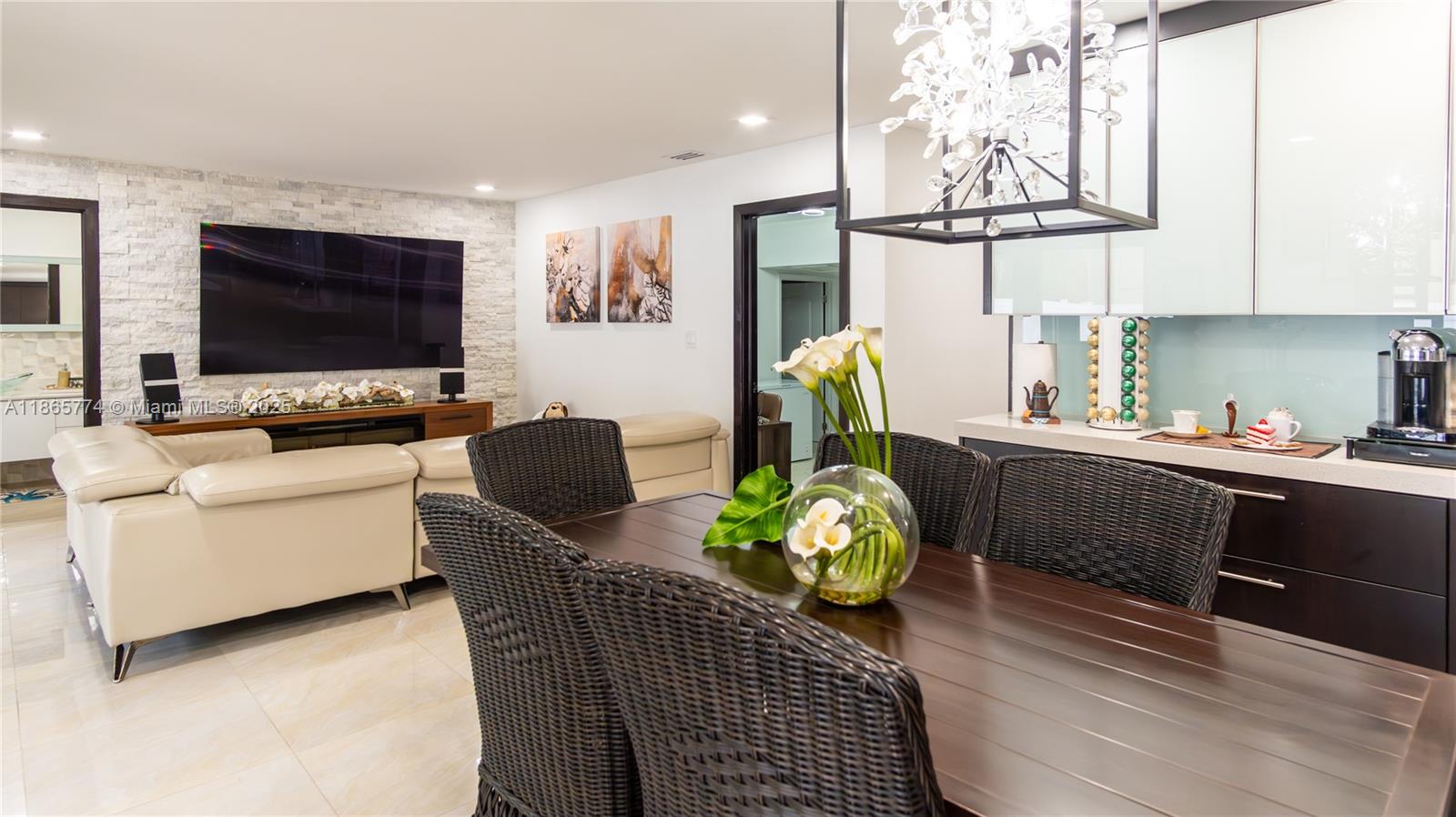 LAKES ON THE GREEN GLYNN - Residential