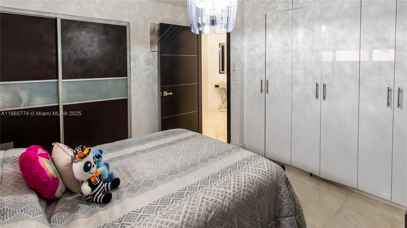 LAKES ON THE GREEN GLYNN - Residential