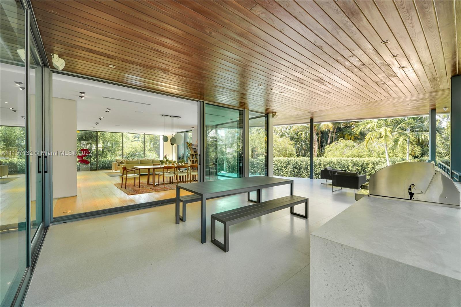 TROPICAL ISLE HOMES SUB 1 - Residential