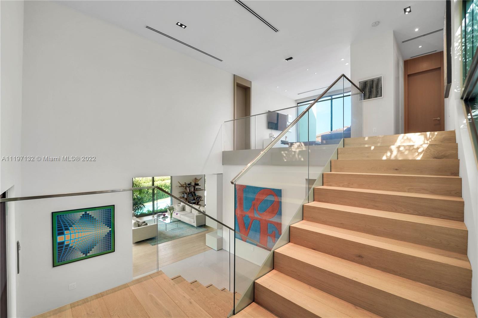 TROPICAL ISLE HOMES SUB 1 - Residential