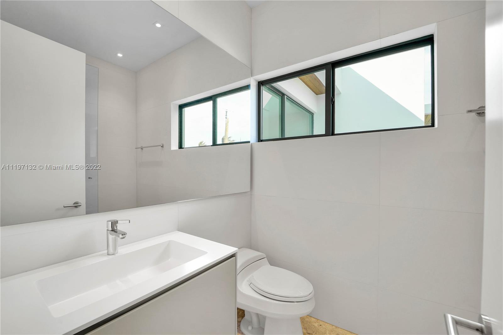 TROPICAL ISLE HOMES SUB 1 - Residential