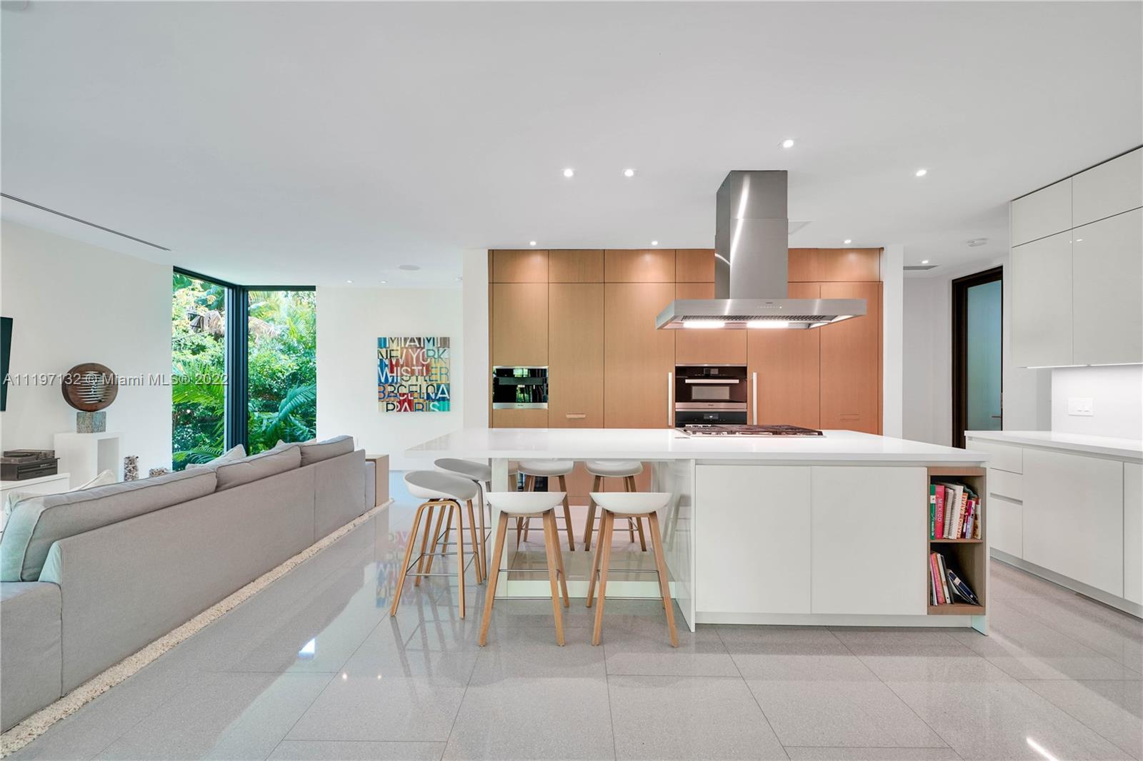 TROPICAL ISLE HOMES SUB 1 - Residential