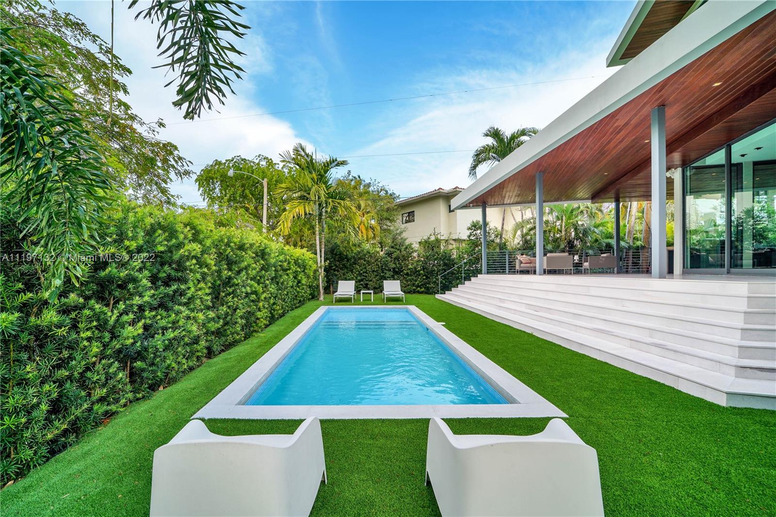 TROPICAL ISLE HOMES SUB 1 - Residential