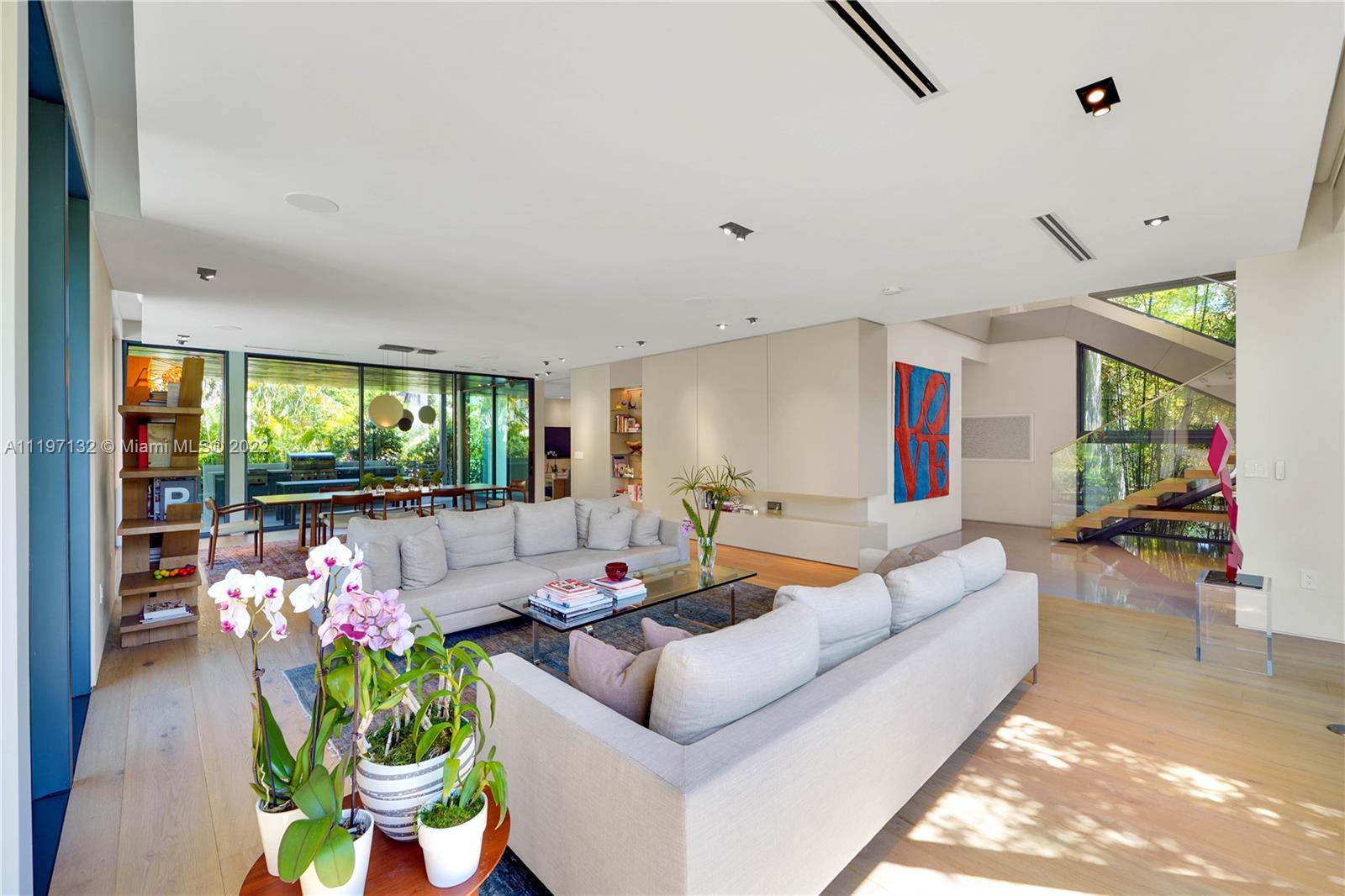 TROPICAL ISLE HOMES SUB 1 - Residential