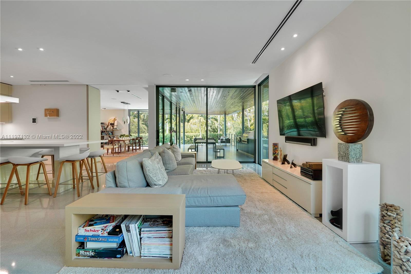 TROPICAL ISLE HOMES SUB 1 - Residential