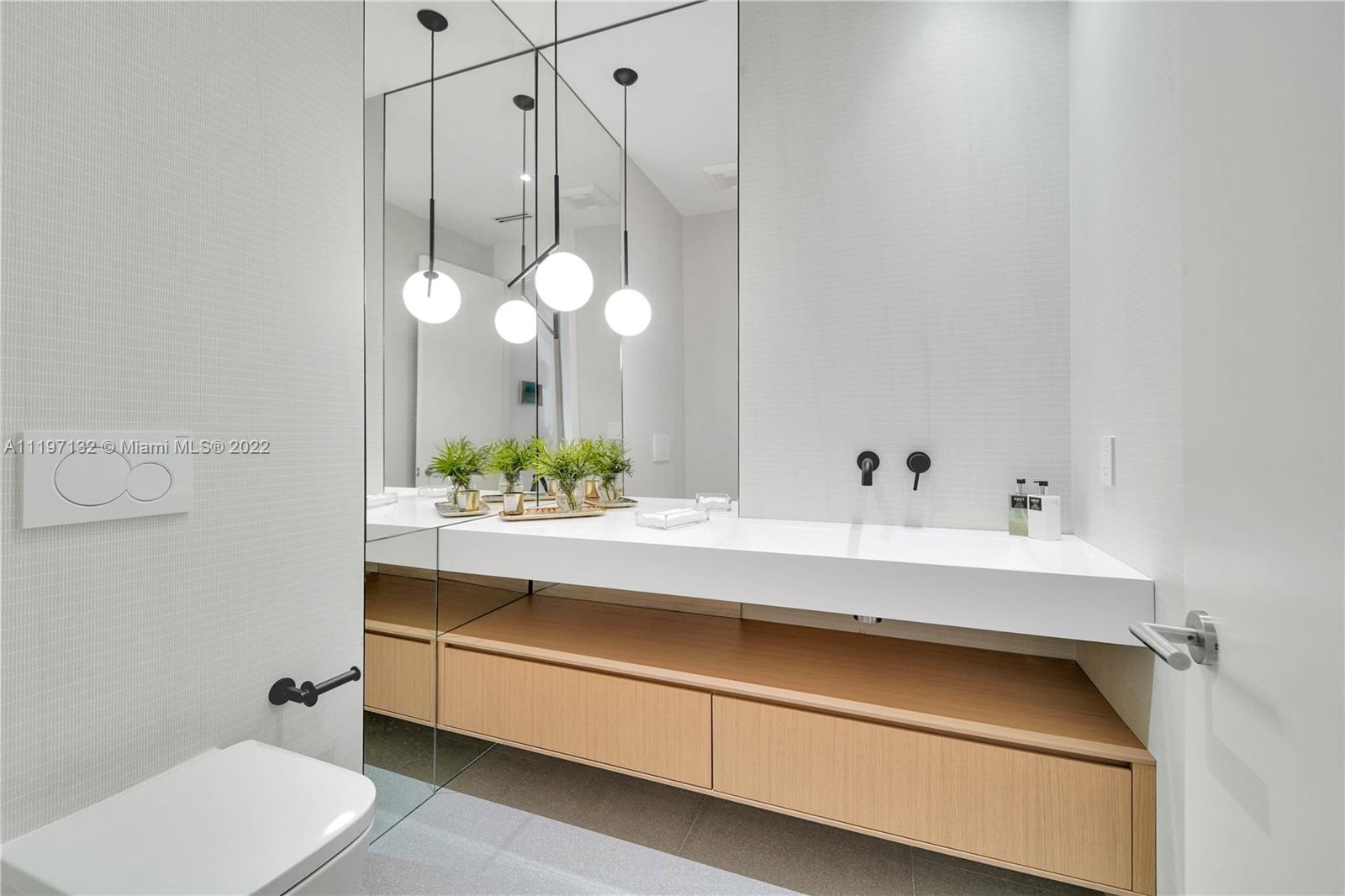 TROPICAL ISLE HOMES SUB 1 - Residential