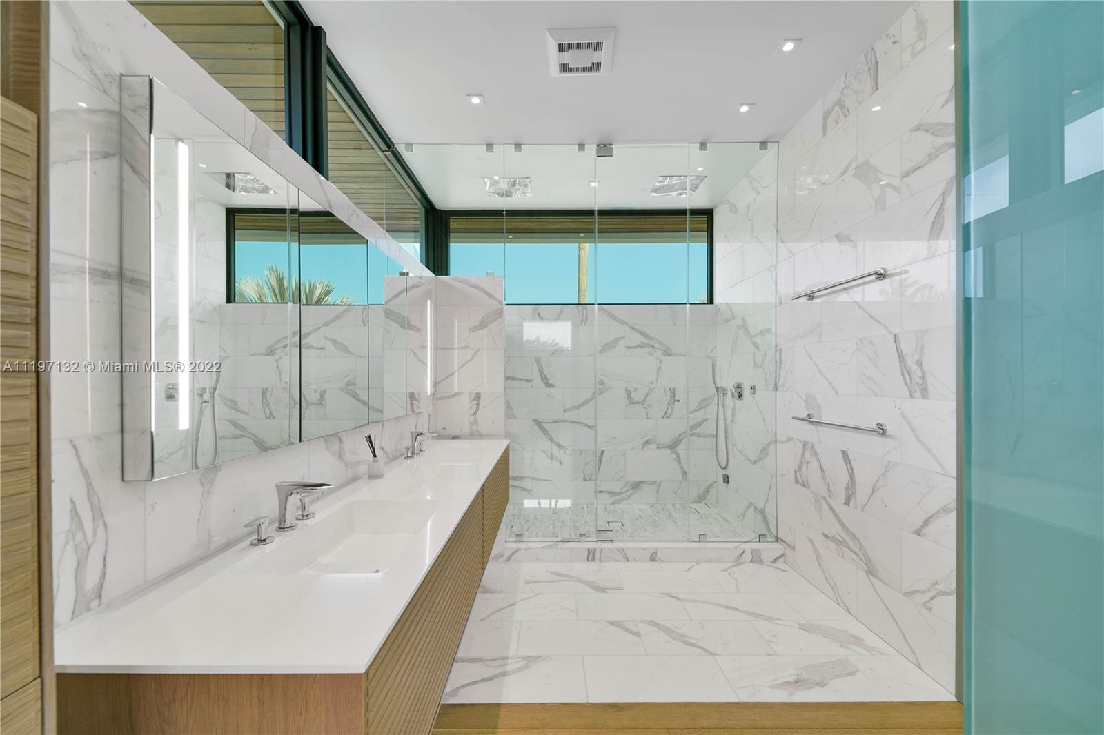 TROPICAL ISLE HOMES SUB 1 - Residential