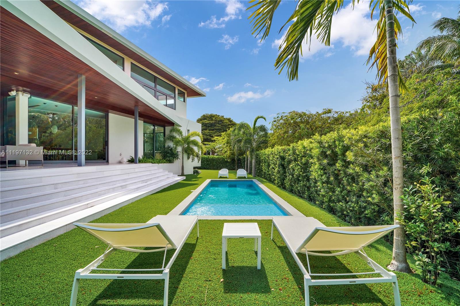 TROPICAL ISLE HOMES SUB 1 - Residential