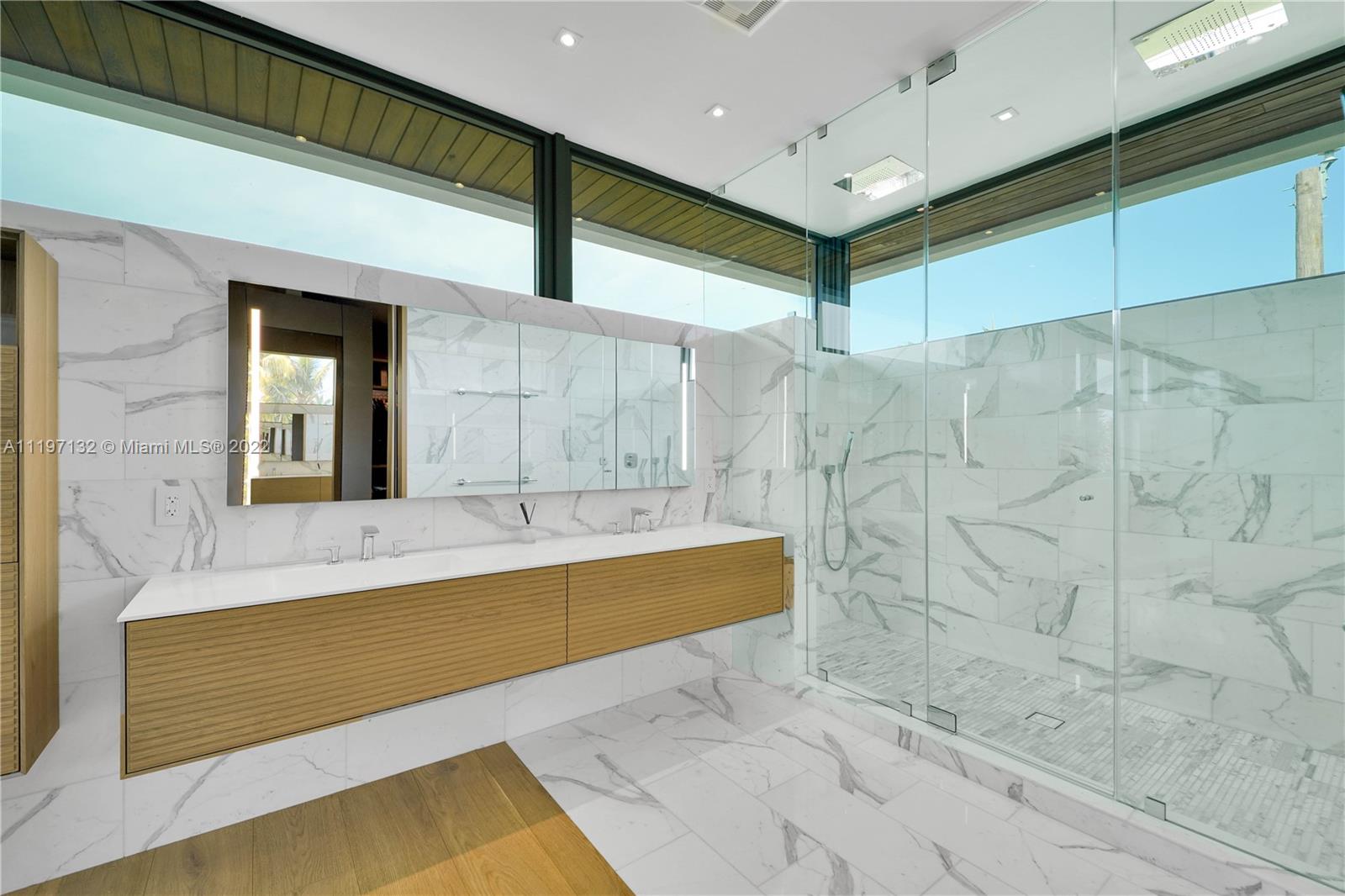 TROPICAL ISLE HOMES SUB 1 - Residential