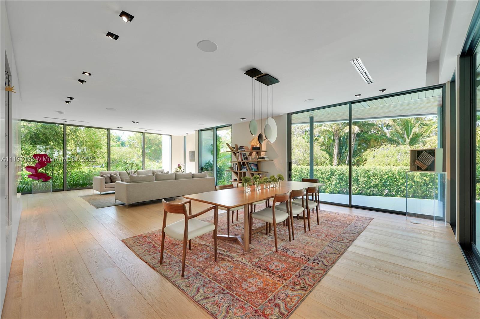 TROPICAL ISLE HOMES SUB 1 - Residential