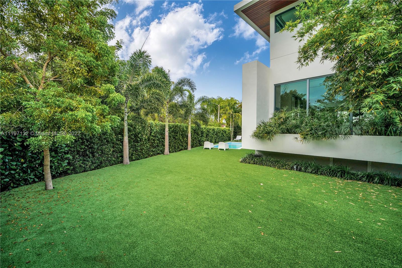 TROPICAL ISLE HOMES SUB 1 - Residential