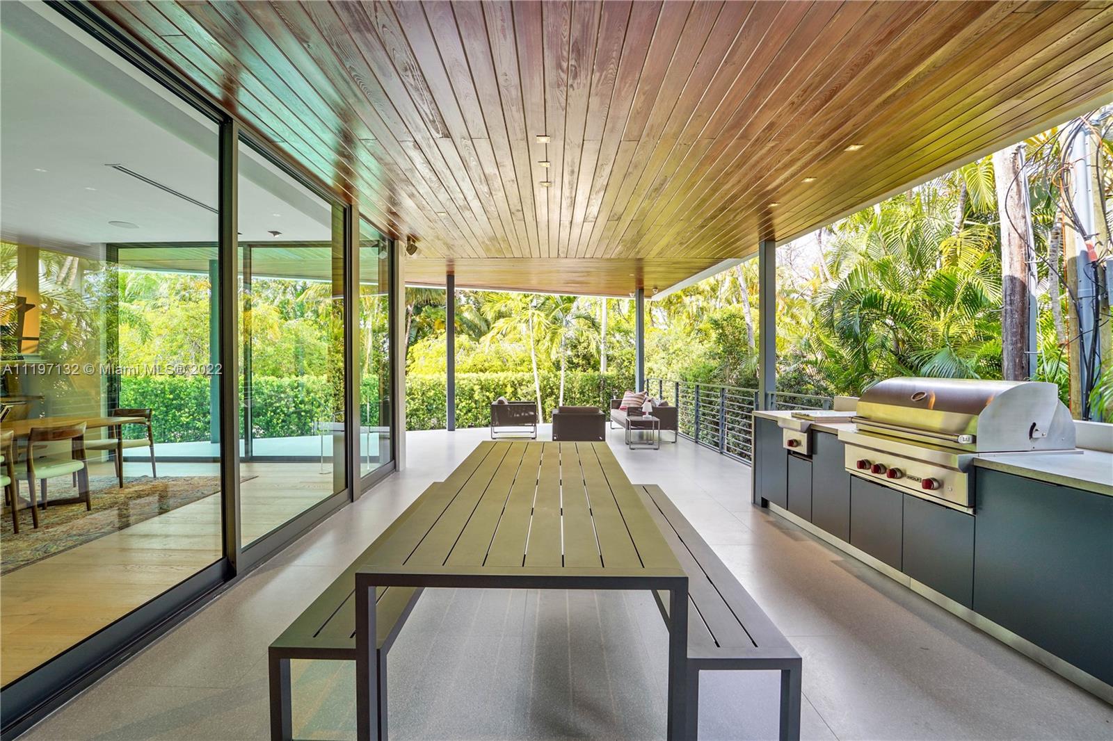 TROPICAL ISLE HOMES SUB 1 - Residential