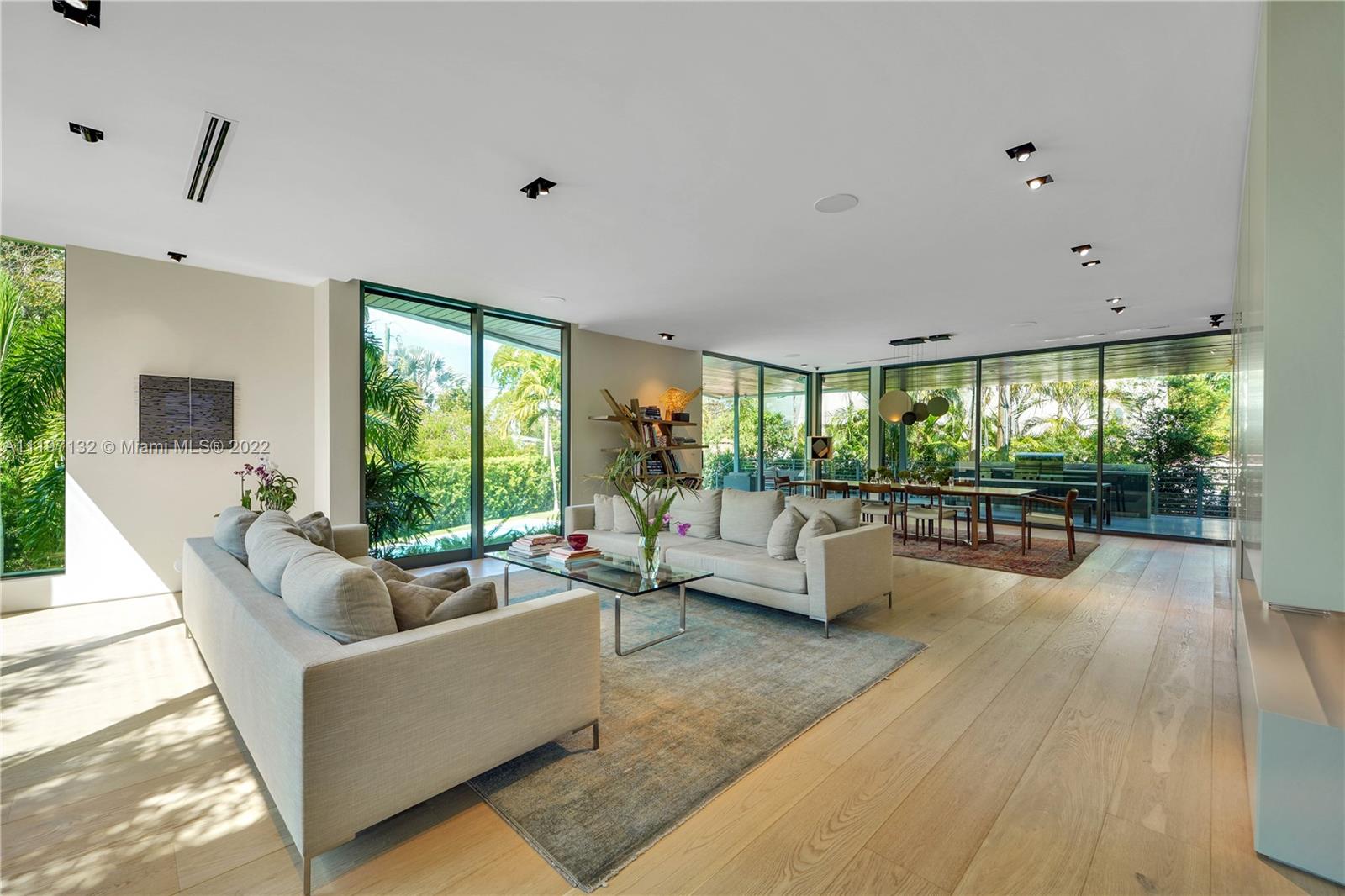 TROPICAL ISLE HOMES SUB 1 - Residential