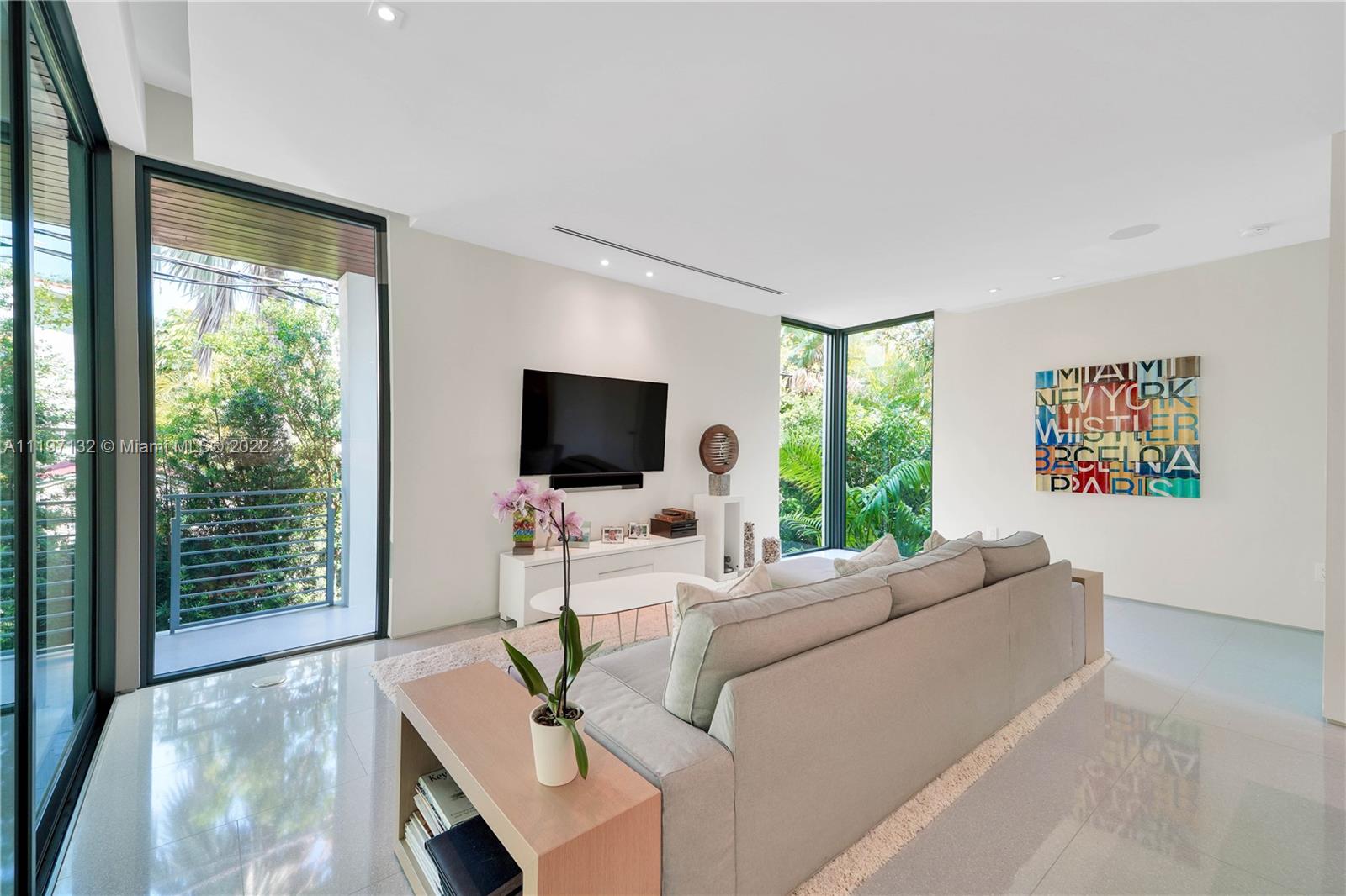 TROPICAL ISLE HOMES SUB 1 - Residential