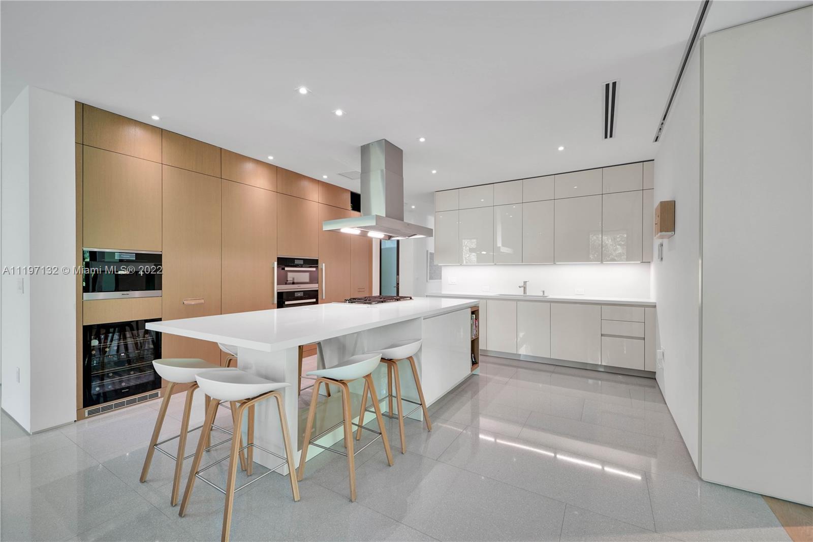 TROPICAL ISLE HOMES SUB 1 - Residential