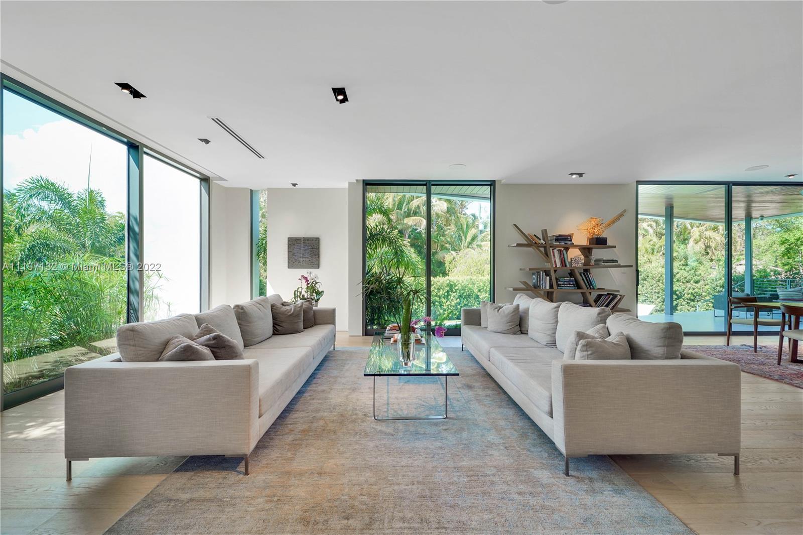 TROPICAL ISLE HOMES SUB 1 - Residential