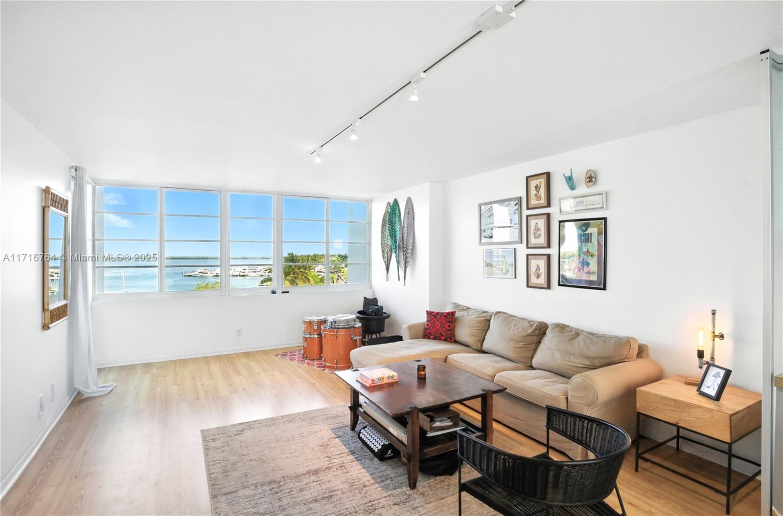 1670 Lincoln Ct 6B